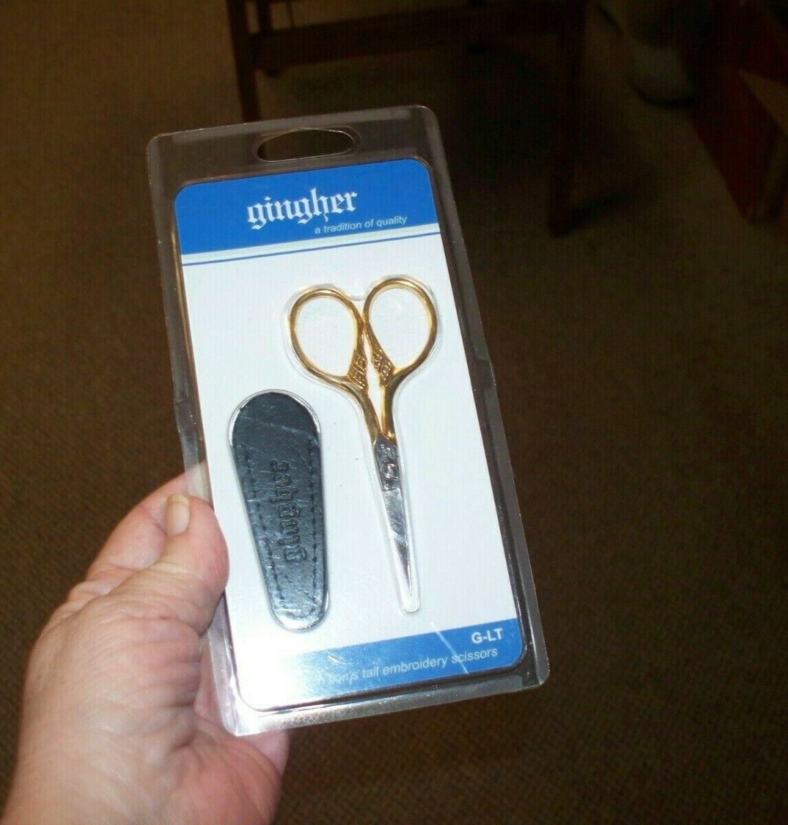 Gingher G-lt-embroidery Scissors And Case-mip- Italy-gold Handle-liontaildesign